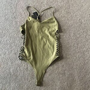 NWT Bebe Serena cutout green bodysuit